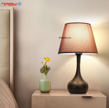 Đèn để bàn phòng ngủ đơn giản